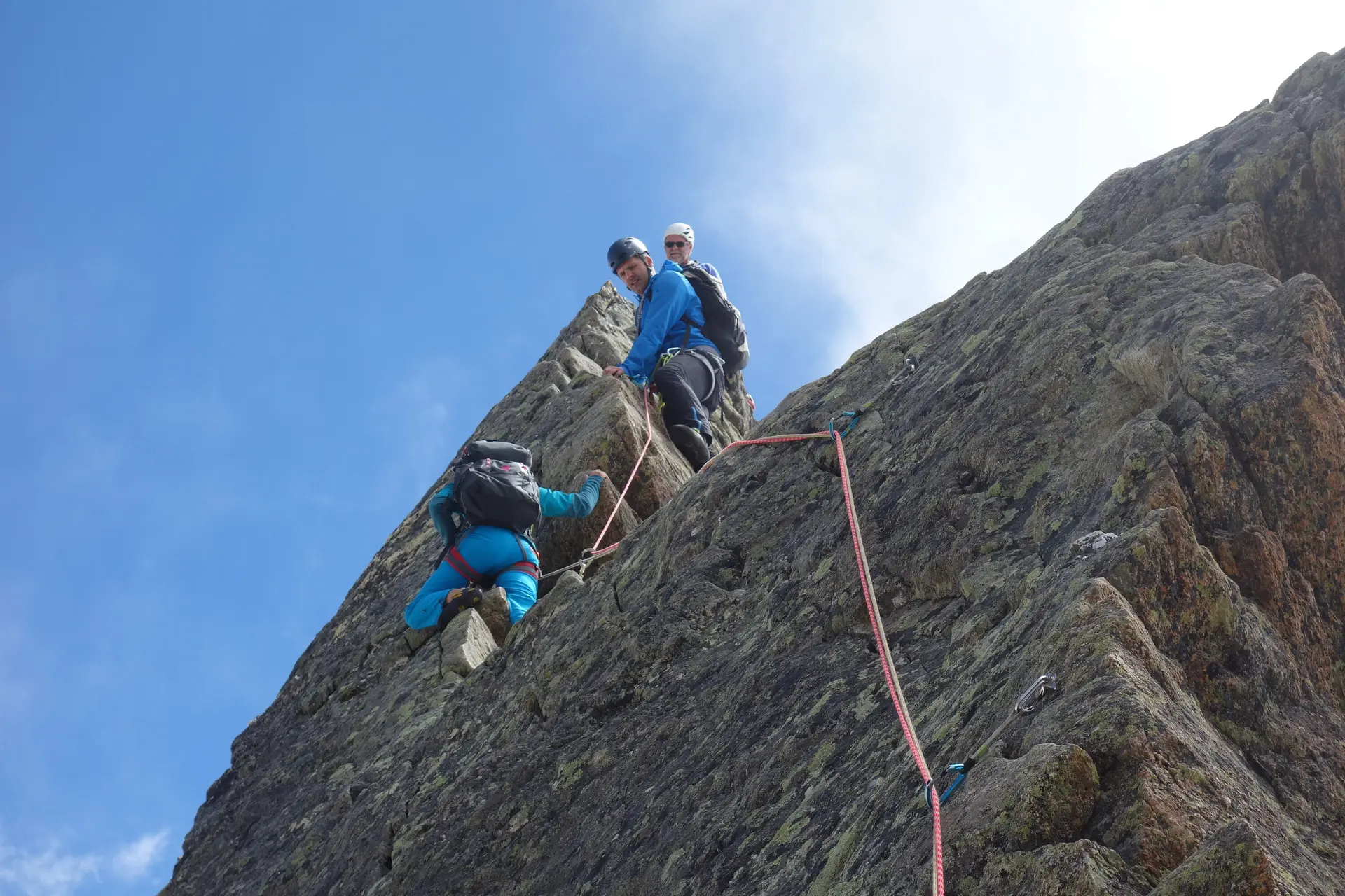 Abklettern vor der Scharte nach der sechsten Seillänge | © DAV Freudenstadt