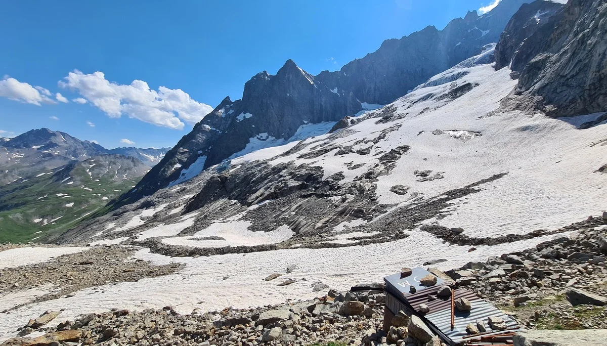 Der Aufstieg verläuft zuerst am rechten Rand des Gletschers | © DAV Freudenstadt